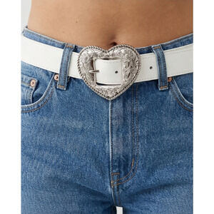 True Religion White Western Engraved Heart Silver Buckle Belt Size S/M 36-37"